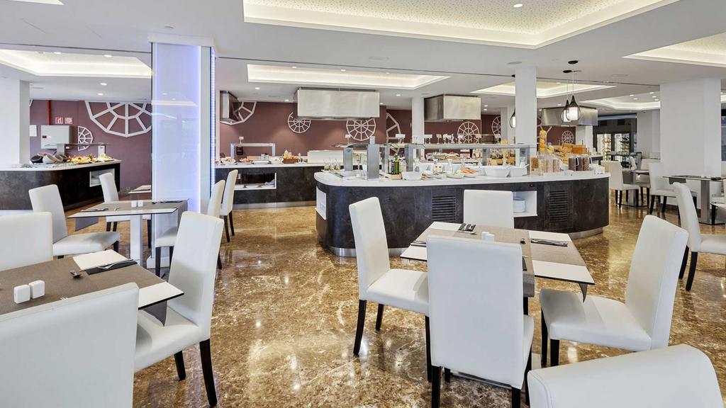 Restaurante y Pool Bar