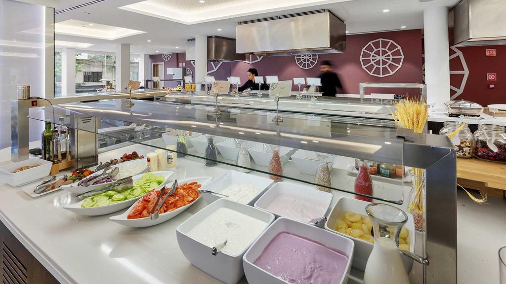 Restaurante y Pool Bar