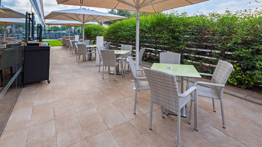 Restaurante y Pool Bar